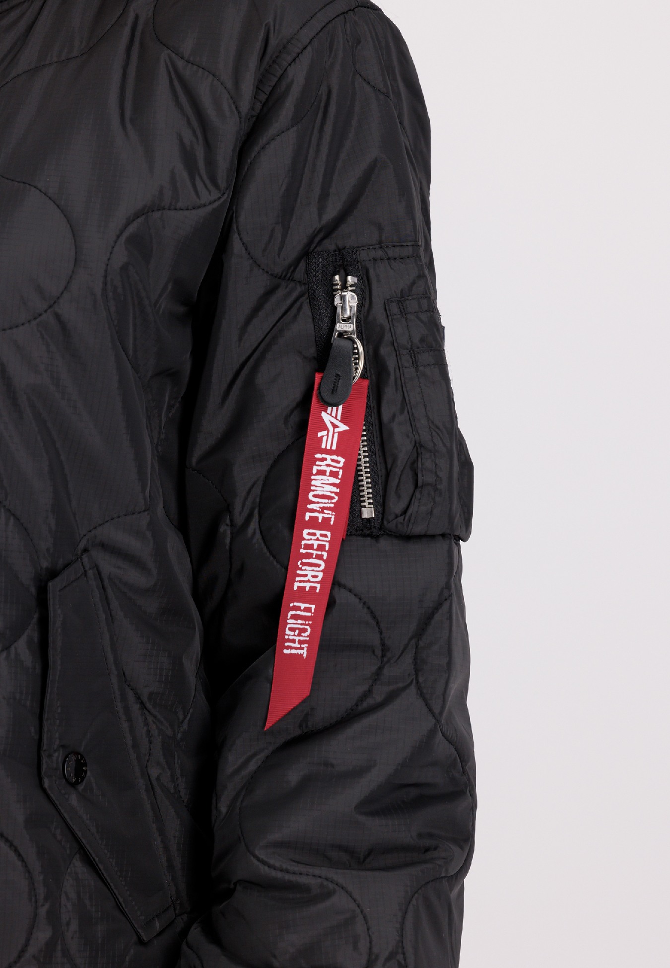 108009-03-alpha-industries-ma-1-als-coat-wmn-004