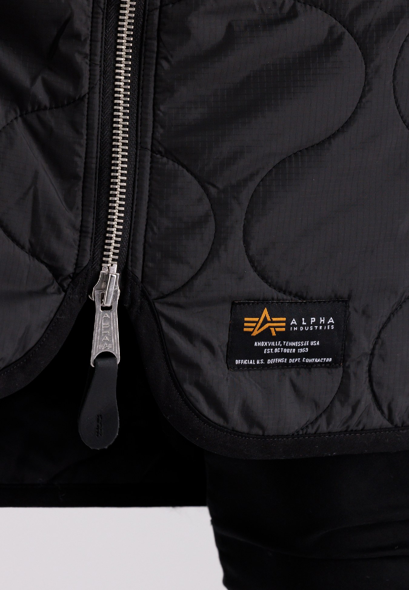 108009-03-alpha-industries-ma-1-als-coat-wmn-005