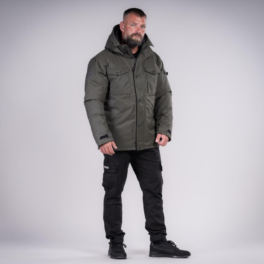 JA-W23-15221-Skanden_Studio_total_side_oliv_20761